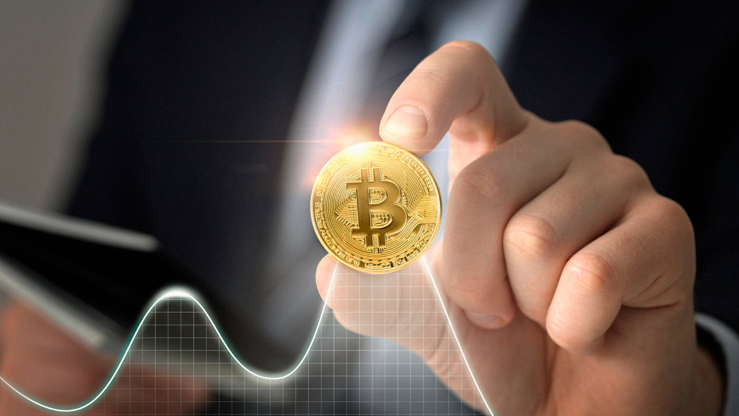 Analysis Suggests Upcoming Altcoin Season As Bitcoin Dominance Drops By 6%